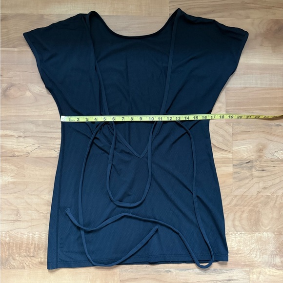 Multi-Wear Tie Tee: Lululemon - Picture 3 of 14